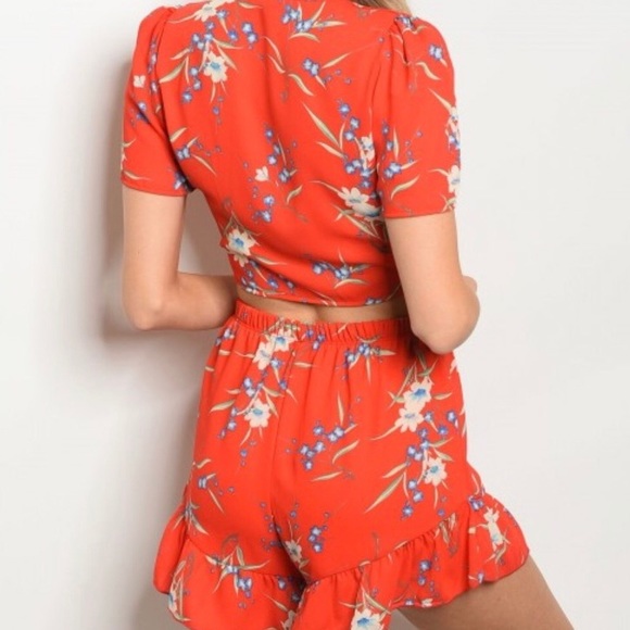 Red Floral Two Piece Crop Top and Shorts Set - Picture 3 of 8